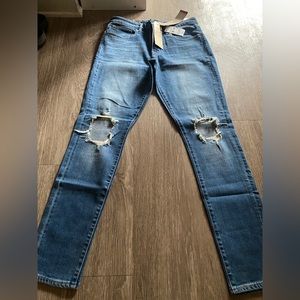 NEW WITH TAGS - Levi 721 High Rise Skinny jeans